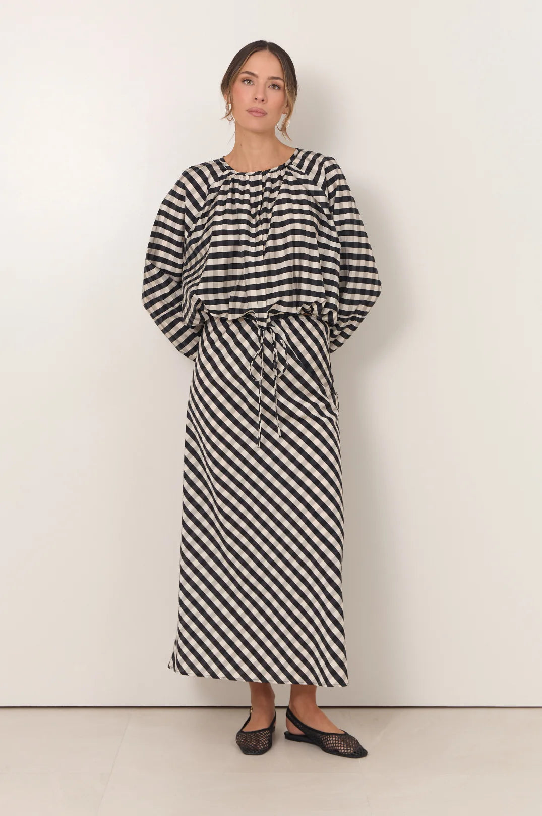 Sophia | Elegante Maxi Gonna a Quadri Bianco e Nero 3