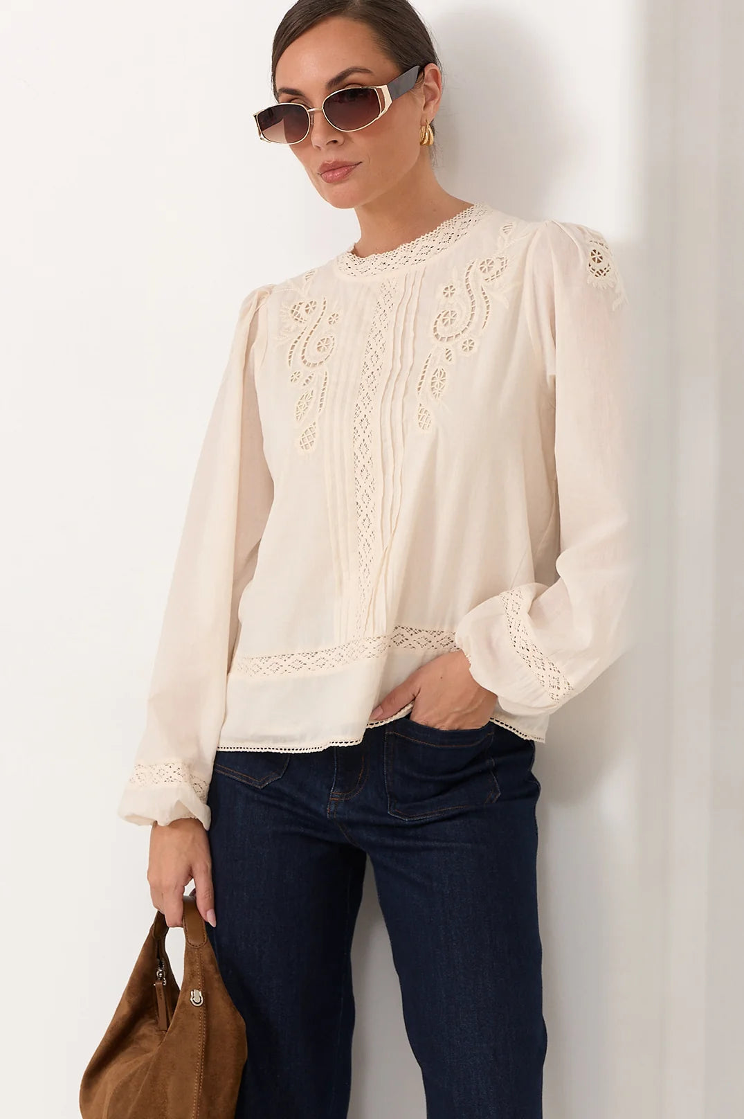 Sophie | Elegante Top in Pizzo con Cut Out e Maniche Lunghe 1