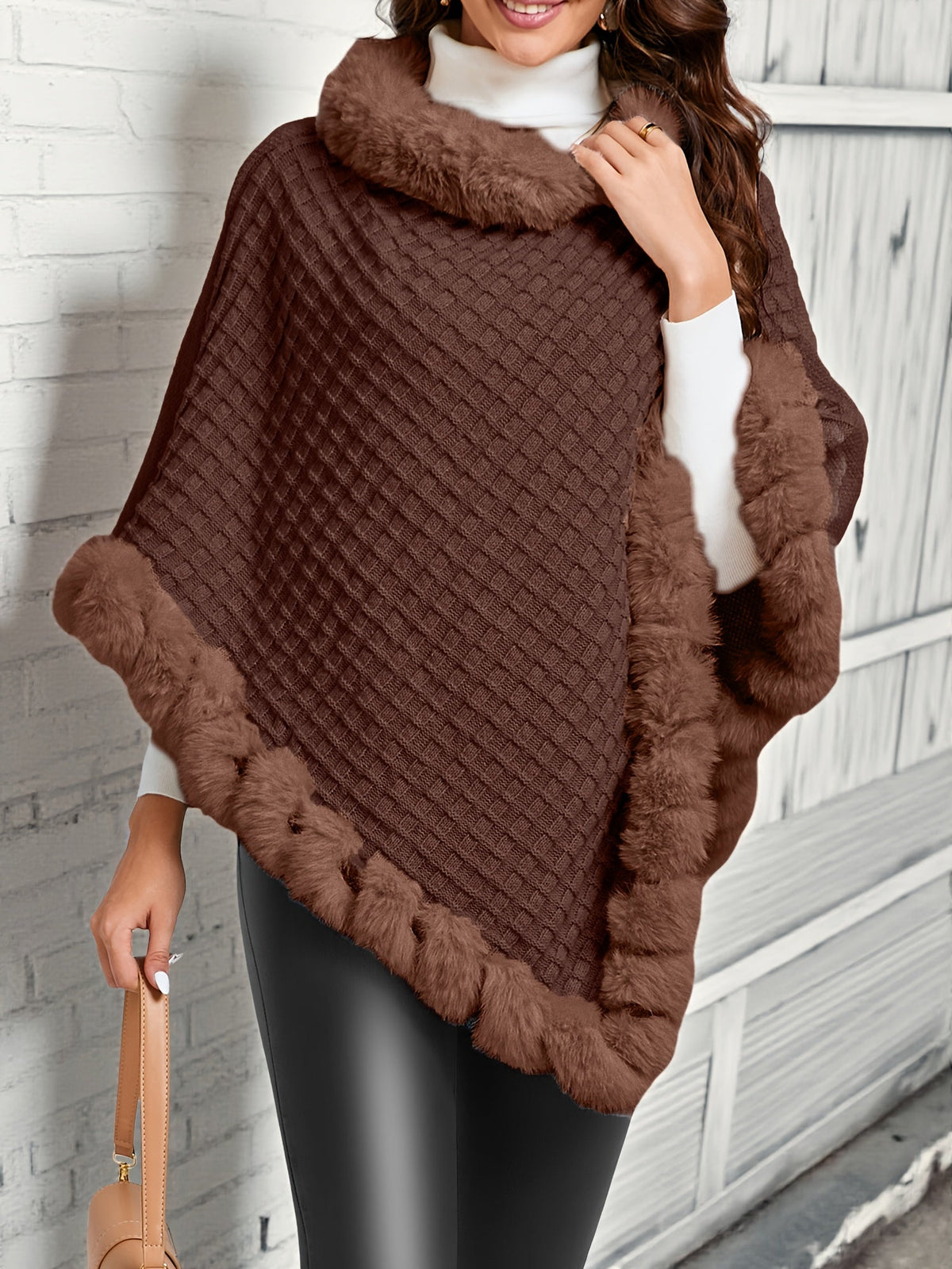 Elisa | Damenstrickponcho mit weichem Kragen - Kuschelige Eleganz