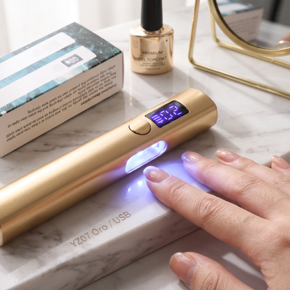 Lampada Unghie Professionale UV LED Portatile con Asciugatura Rapida - YZ07 Oro / USB - hero